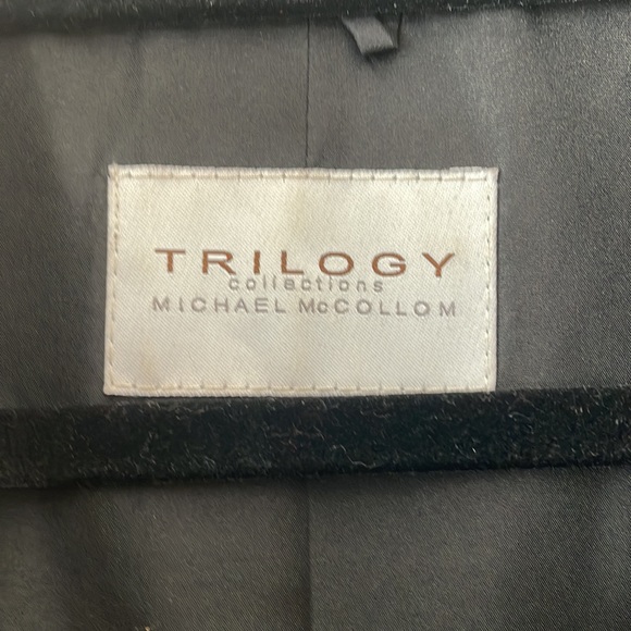 Trilogy Black Long Fur Vest Collar
Size M - Picture 10 of 10